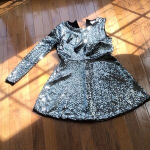 Girls Zara sparkle dress without the itch. Lol. Size 10